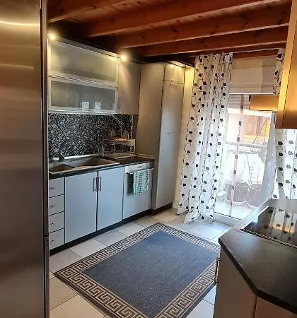 George's Modern Apartment *