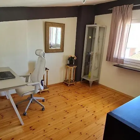 George's Modern Apartment Nea Plagia