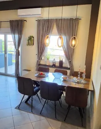 George's Modern Apartment Nea Plagia
