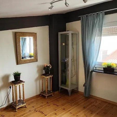 George's Modern Apartment