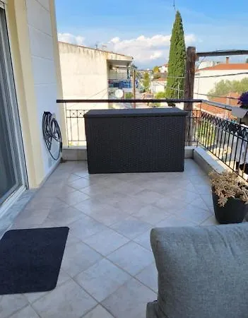 George's Modern Apartment