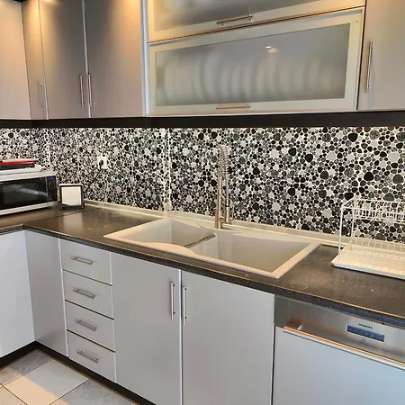 Apartment George's Modern Nea Plagia