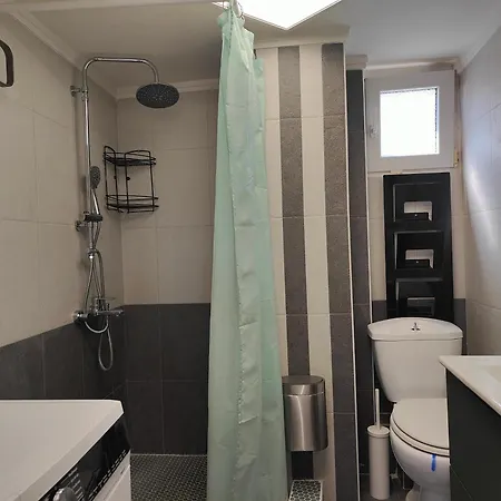 George's Modern Appartement Nea Plagia
