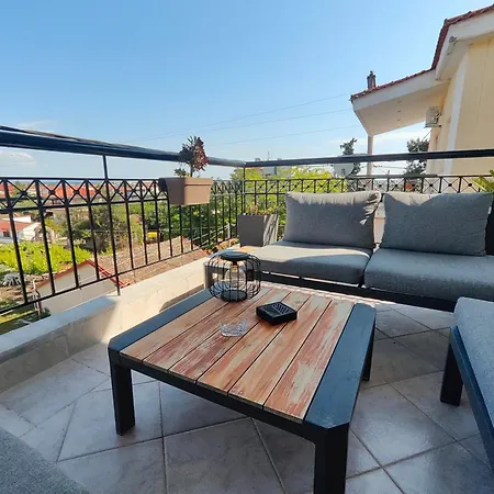 Apartment George's Modern Nea Plagia