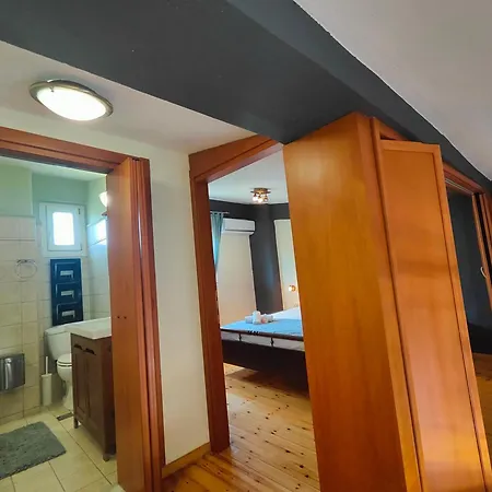 Apartment George's Modern Nea Plagia